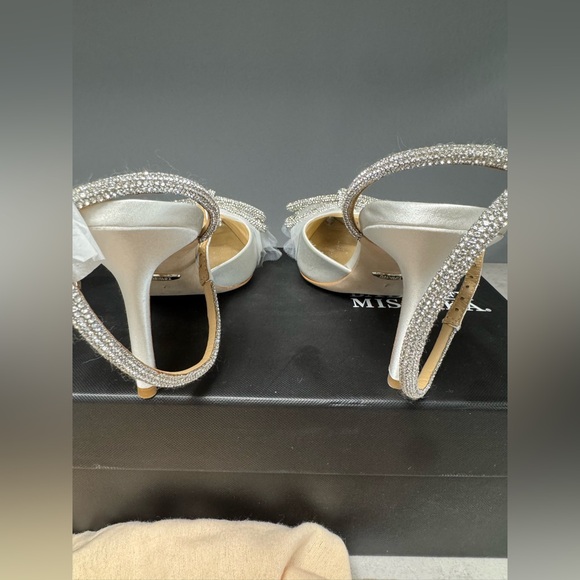 NIB- Badgley Mischka white Sacred Embellished Ankle Strap Pumps - Picture 4 of 7